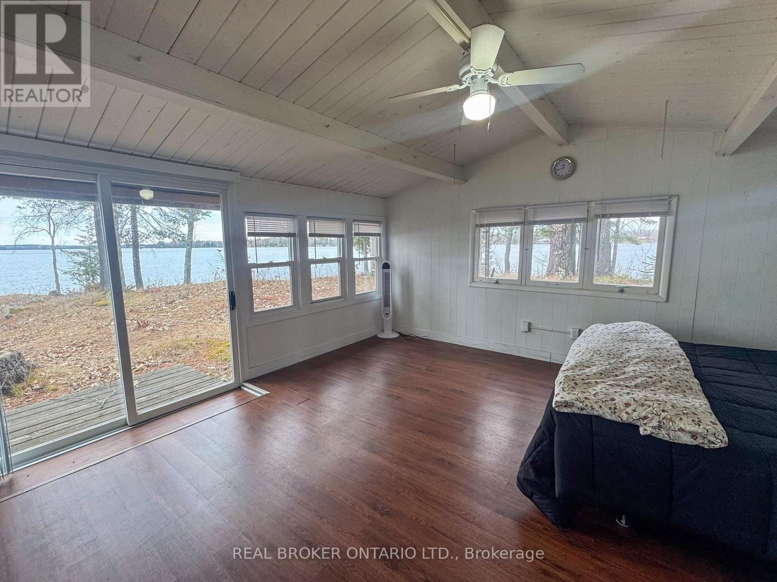 101 FAIRCLOUGH ISLAND Image 31