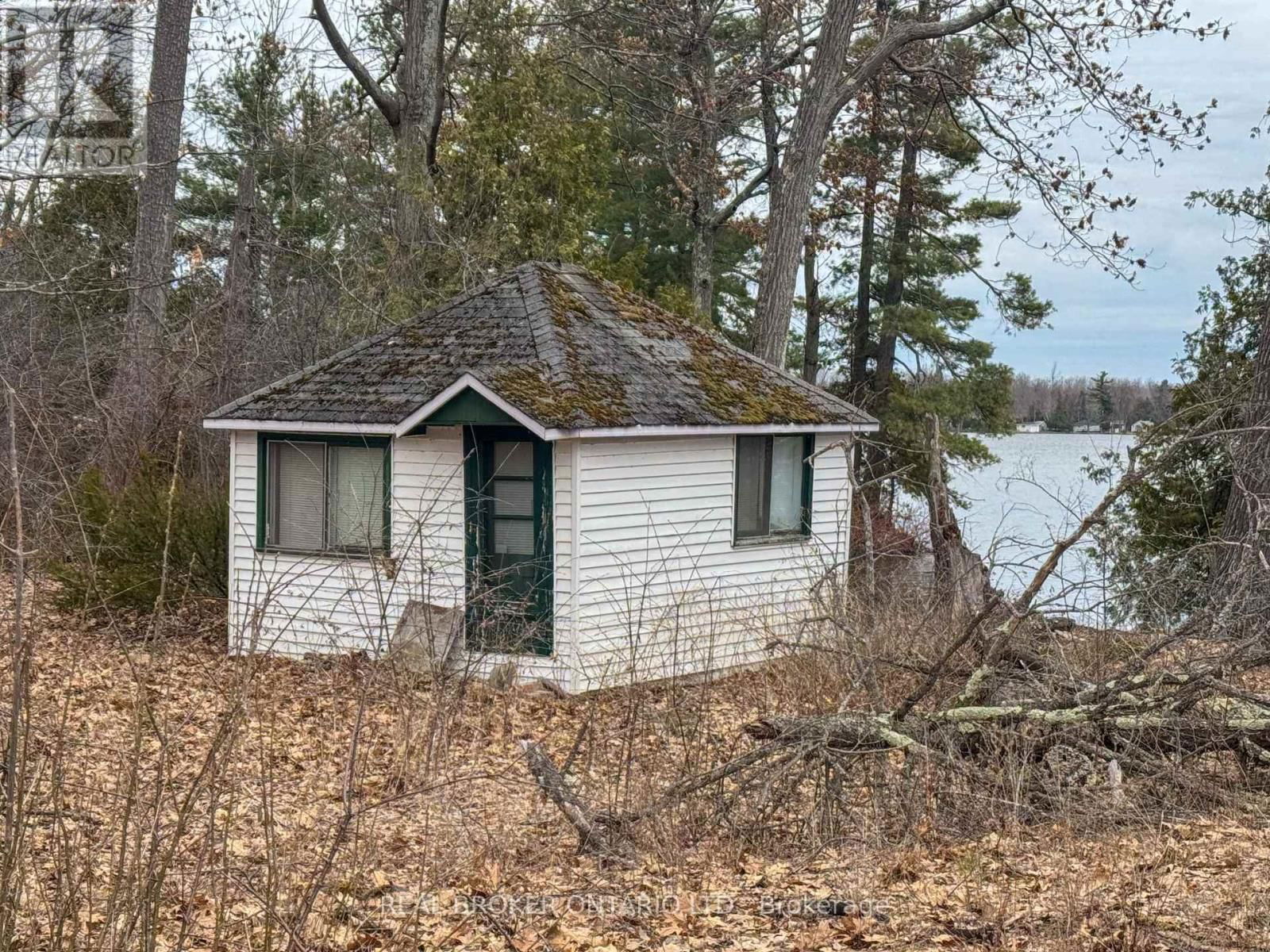 101 FAIRCLOUGH ISLAND Image 36
