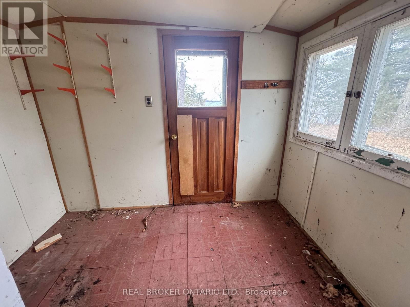 101 FAIRCLOUGH ISLAND Image 40