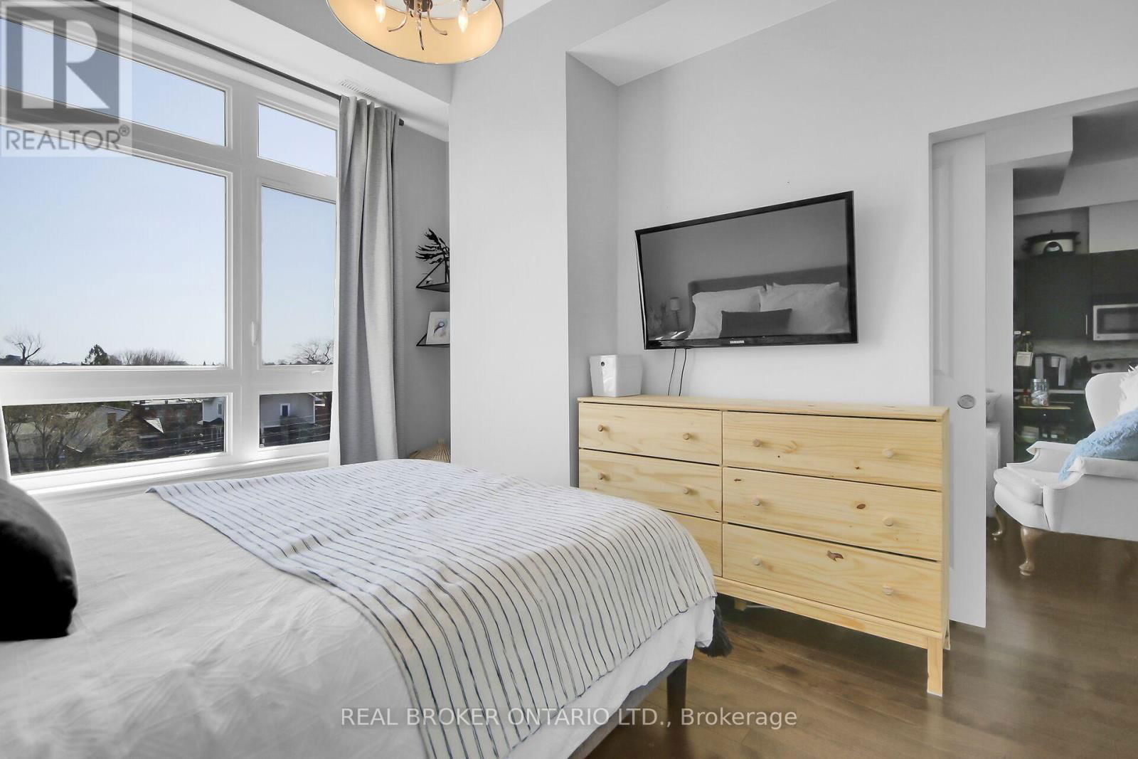 508 - 429 KENT STREET Image 14