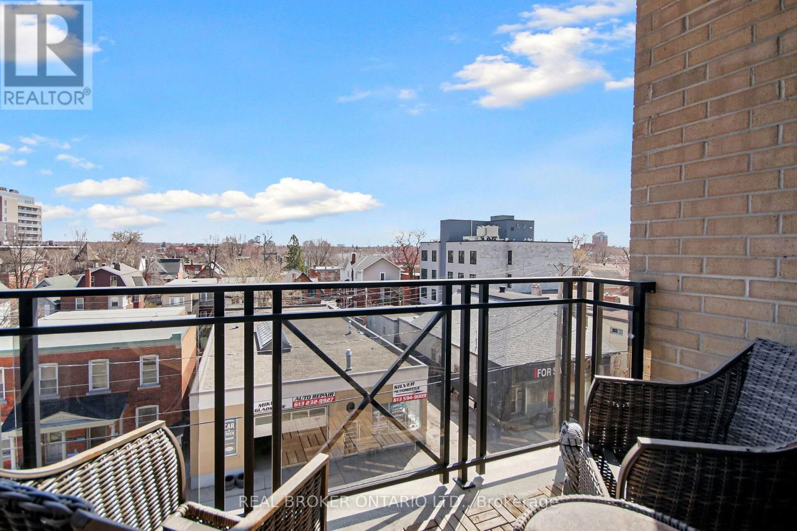 508 - 429 KENT STREET Image 20