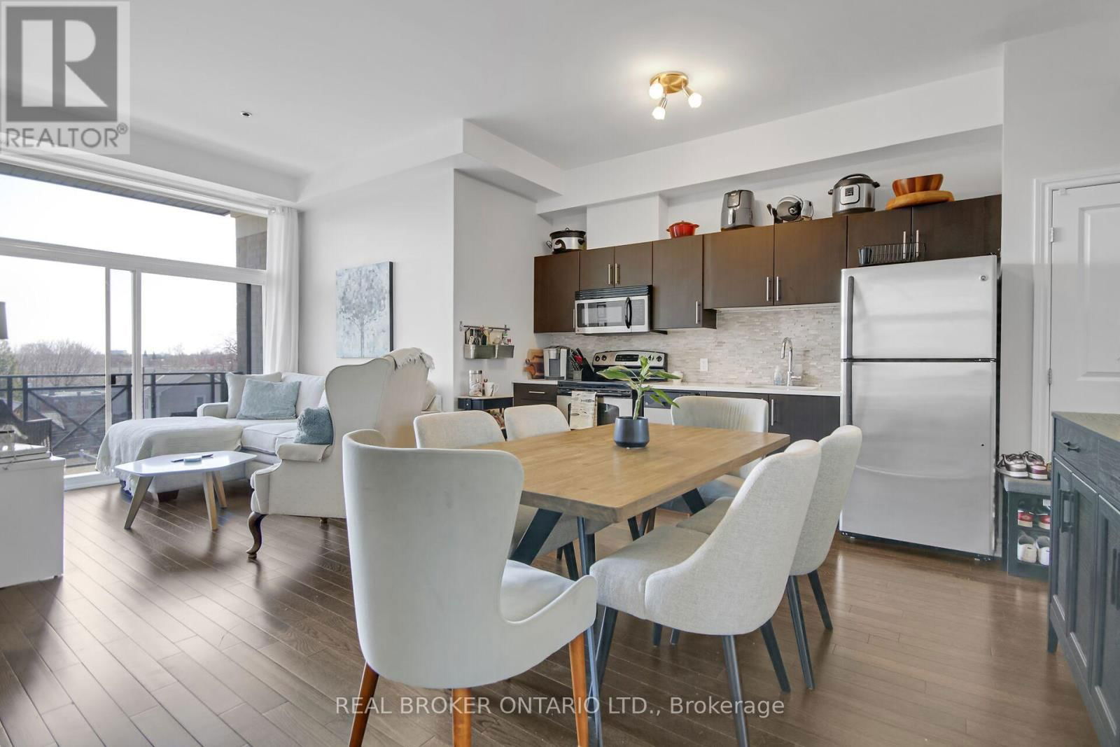 508 - 429 KENT STREET Image 6