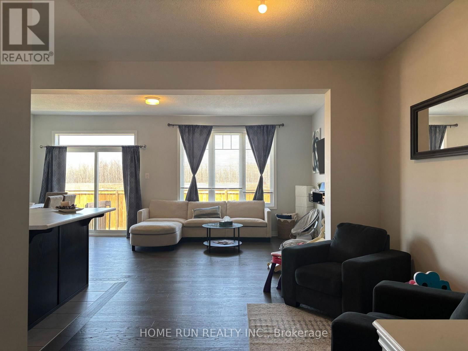 49 BERMONDSEY WAY Image 8