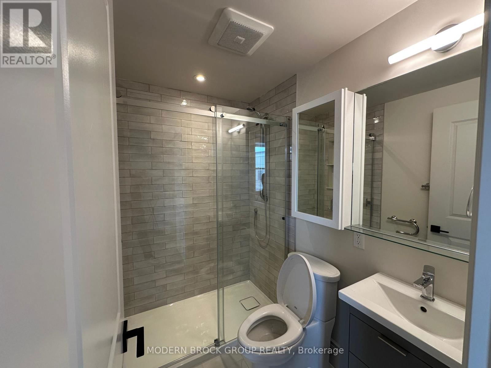 102 - 5 CLOTHIER STREET WEST Image 4