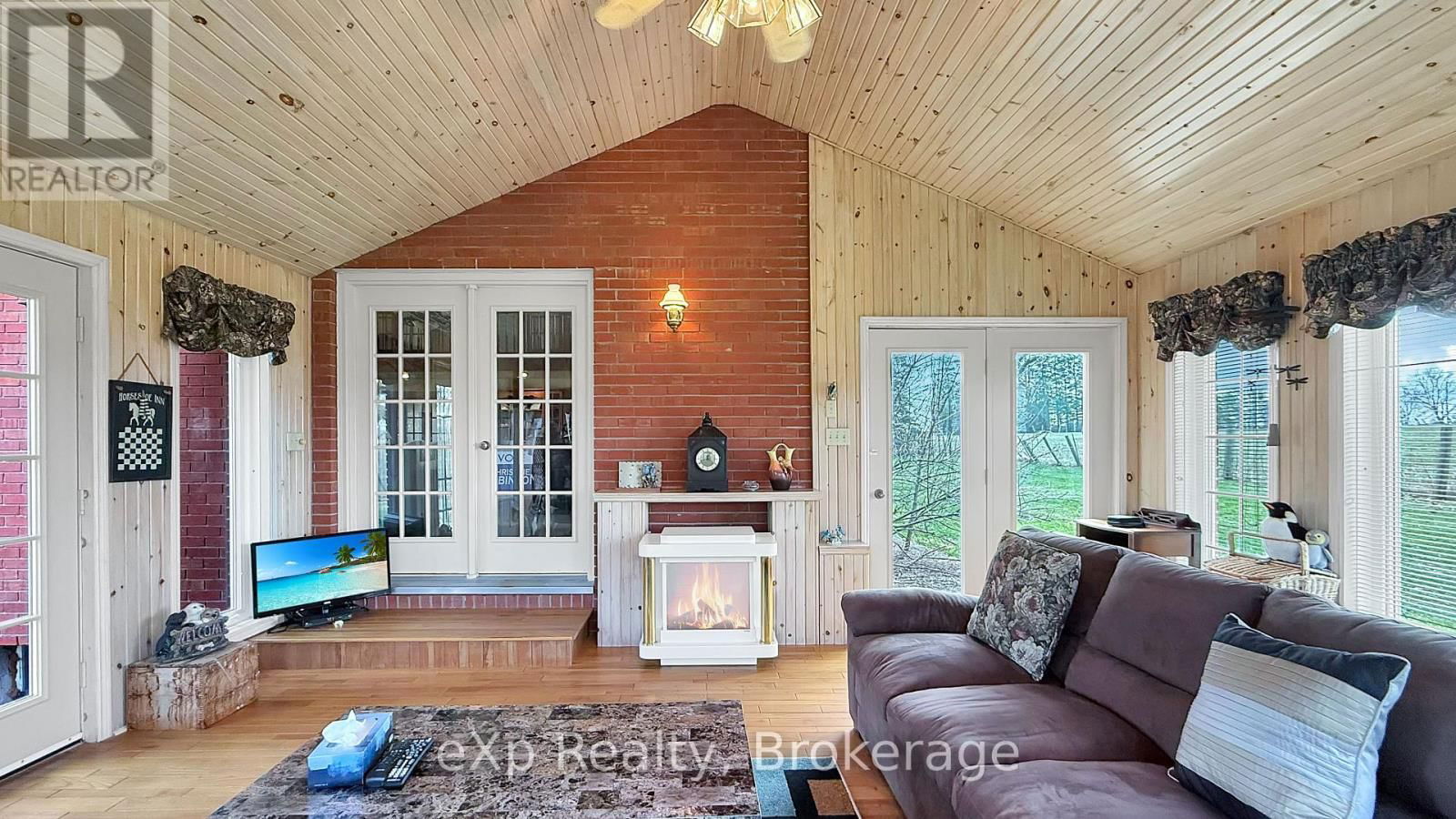 402191 GREY ROAD 4 Image 12
