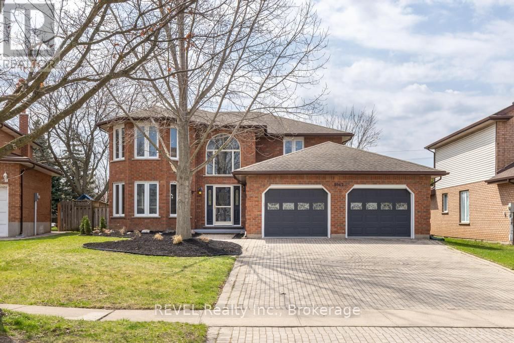 8042 OAKRIDGE DRIVE Image 1