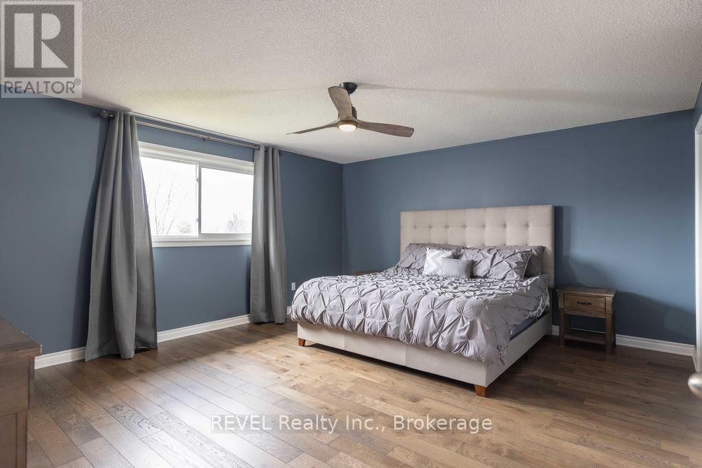 8042 OAKRIDGE DRIVE Image 22