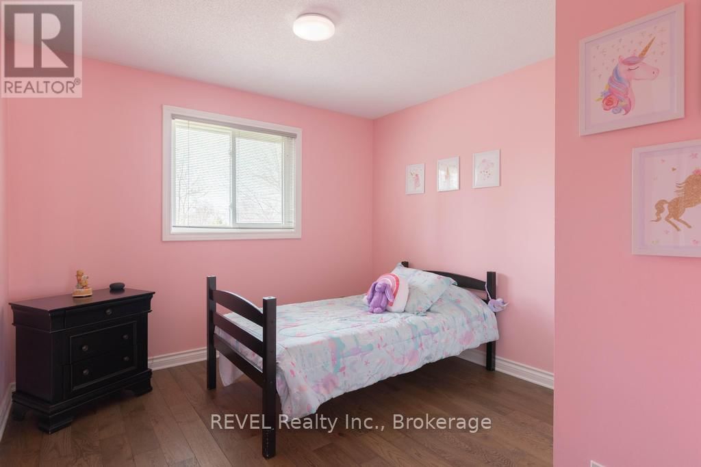 8042 OAKRIDGE DRIVE Image 28