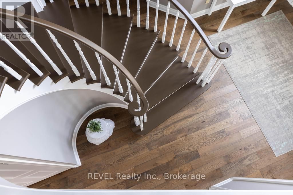 8042 OAKRIDGE DRIVE Image 30
