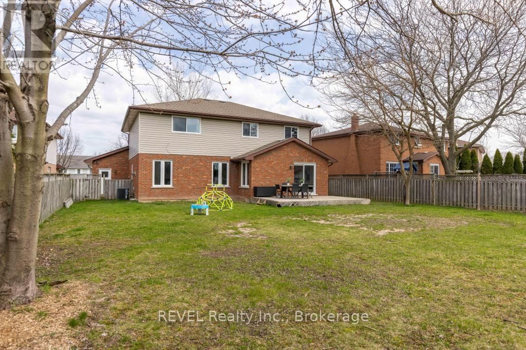 8042 OAKRIDGE DRIVE Image 35