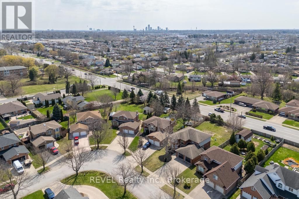8042 OAKRIDGE DRIVE Image 39