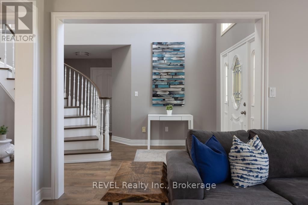 8042 OAKRIDGE DRIVE Image 6