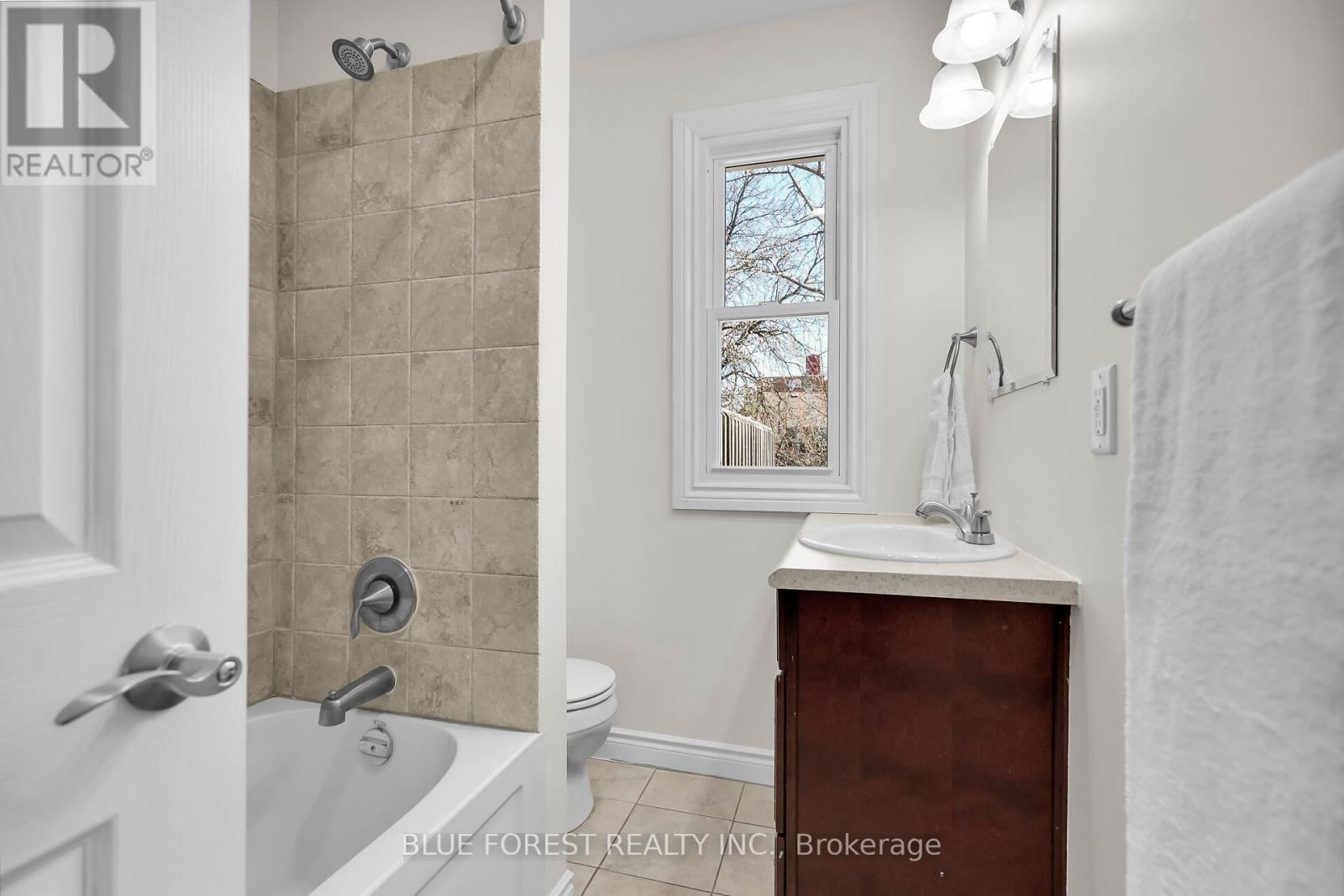 18 BELGRAVE AVENUE Image 16