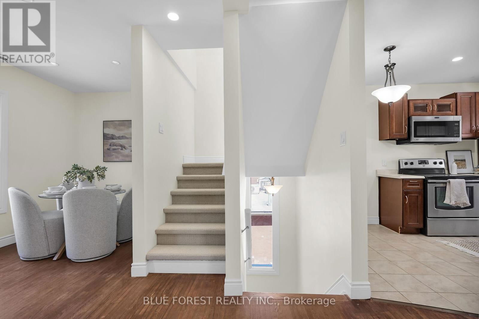 18 BELGRAVE AVENUE Image 19