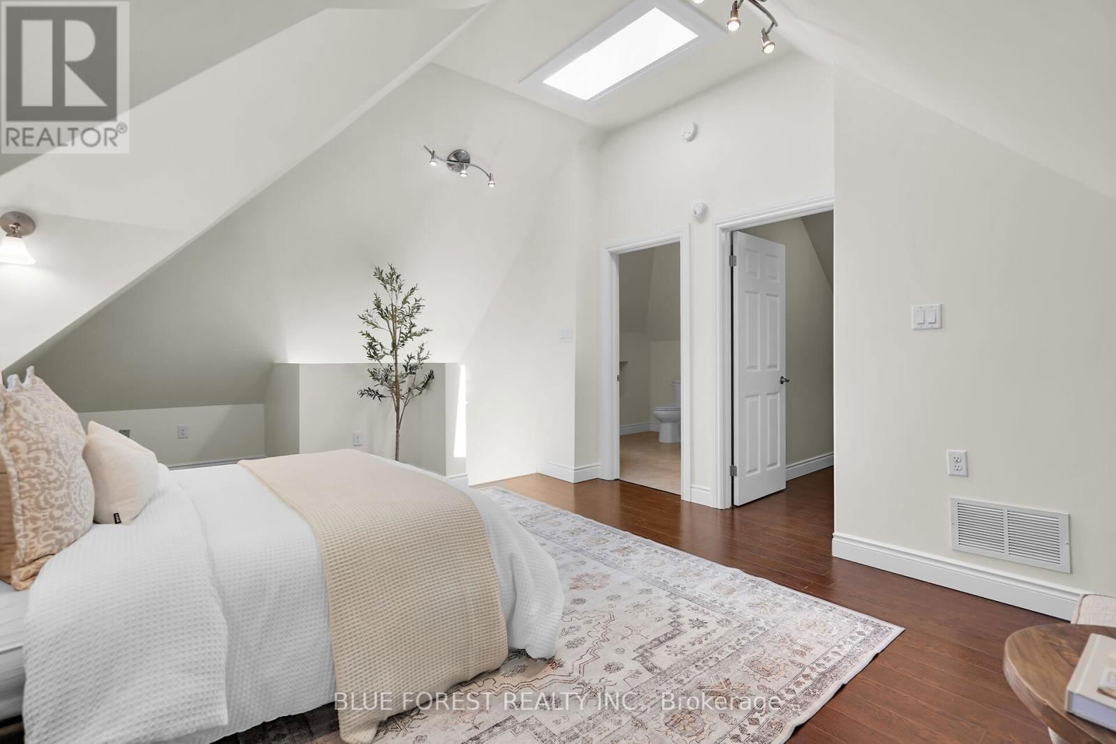 18 BELGRAVE AVENUE Image 23