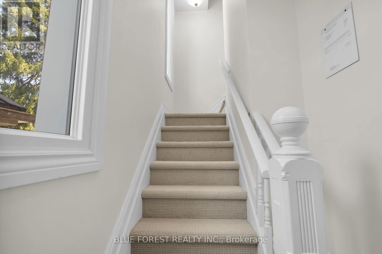 18 BELGRAVE AVENUE Image 27