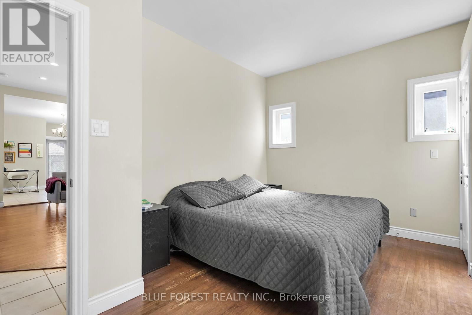 18 BELGRAVE AVENUE Image 31