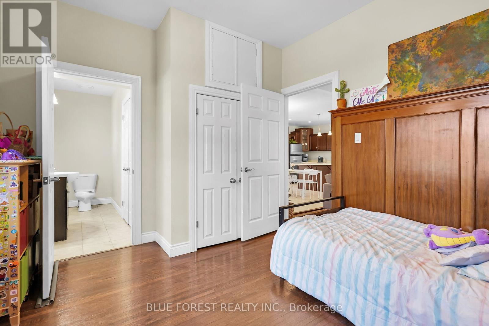 18 BELGRAVE AVENUE Image 33