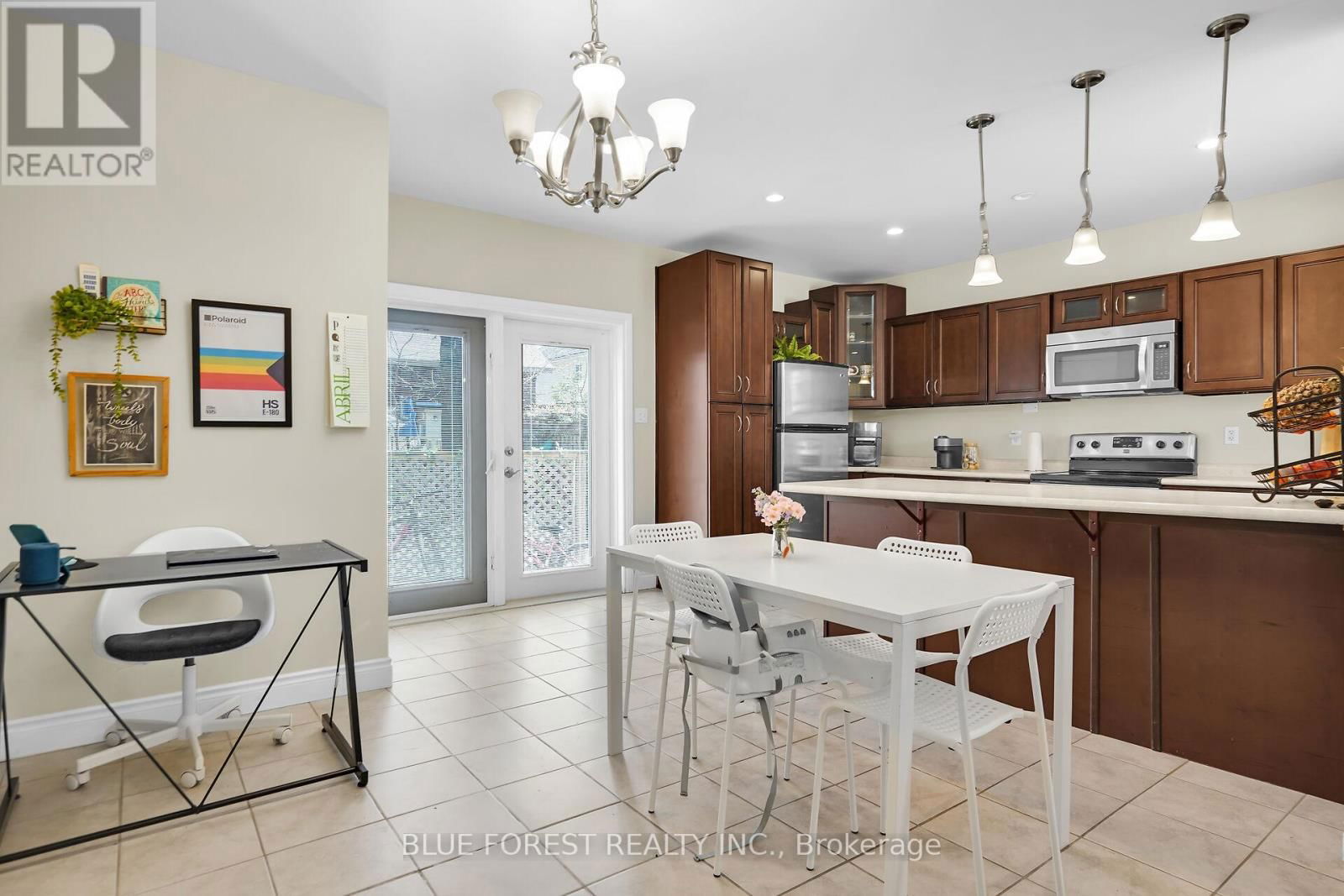 18 BELGRAVE AVENUE Image 35