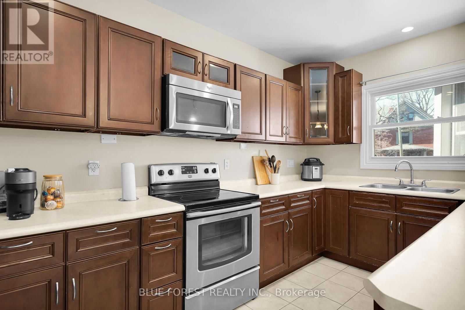 18 BELGRAVE AVENUE Image 37