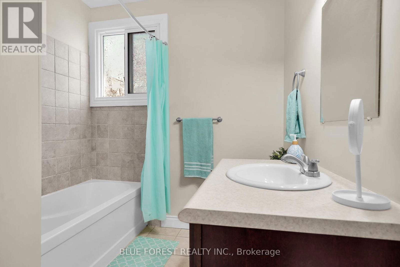 18 BELGRAVE AVENUE Image 39