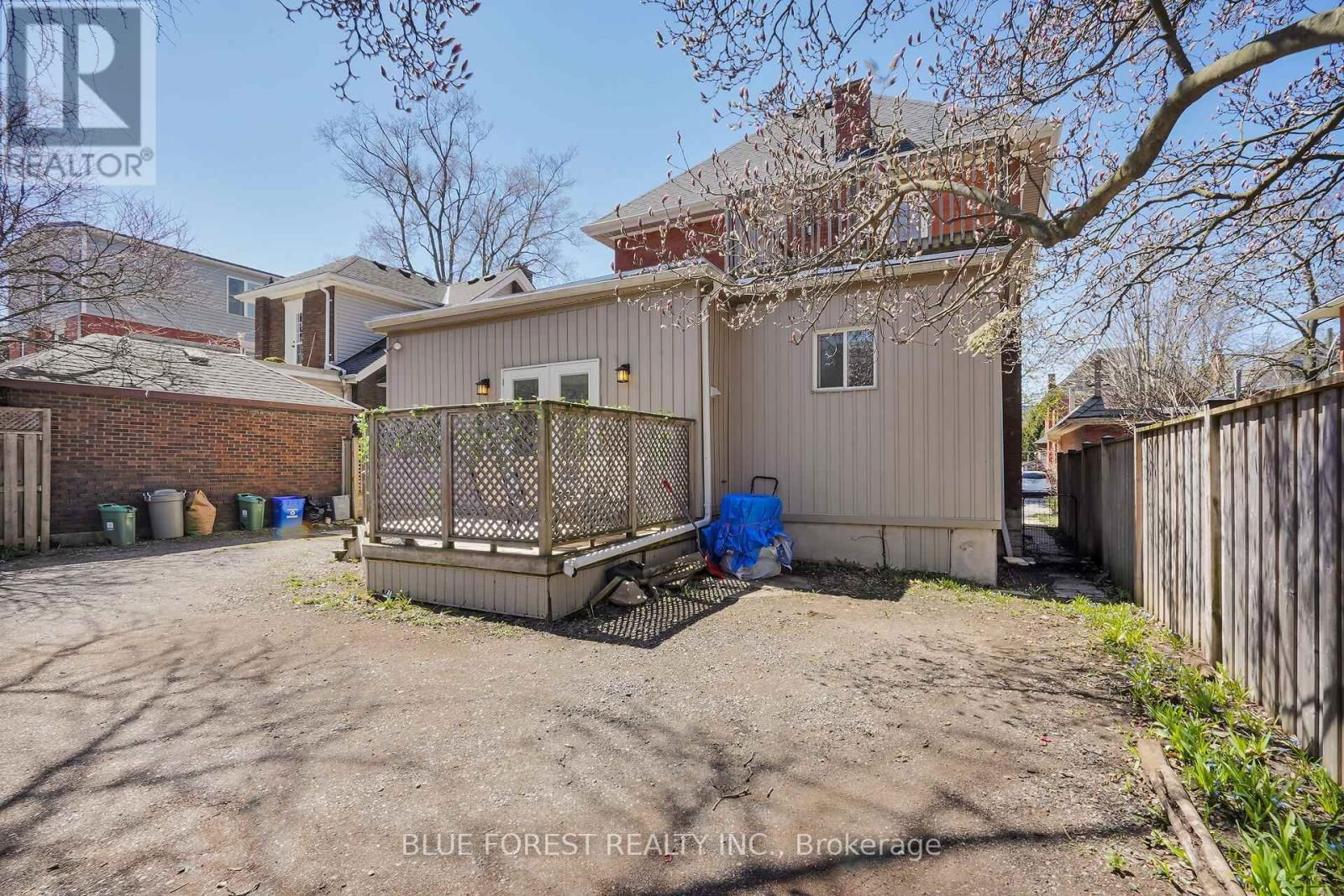 18 BELGRAVE AVENUE Image 44