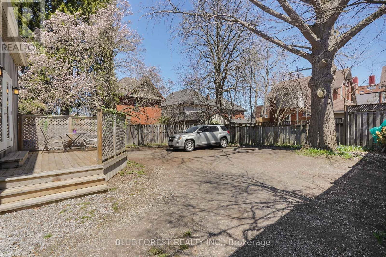 18 BELGRAVE AVENUE Image 45