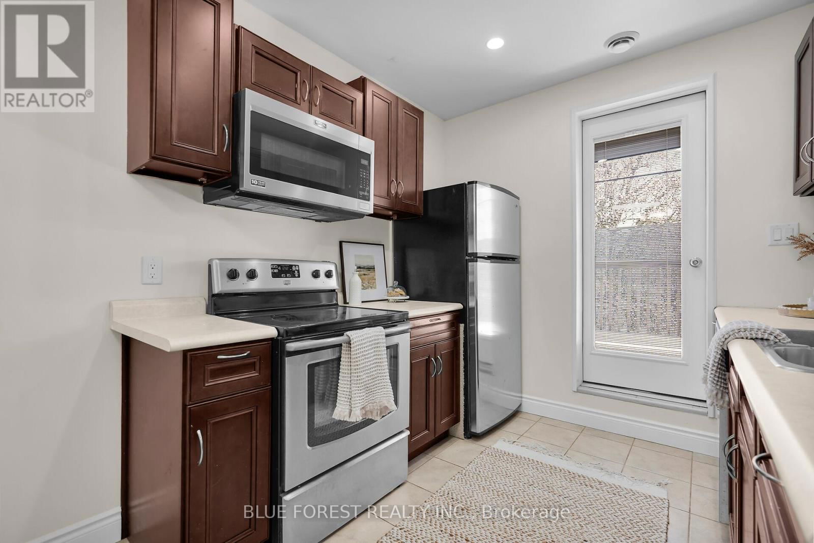 18 BELGRAVE AVENUE Image 8