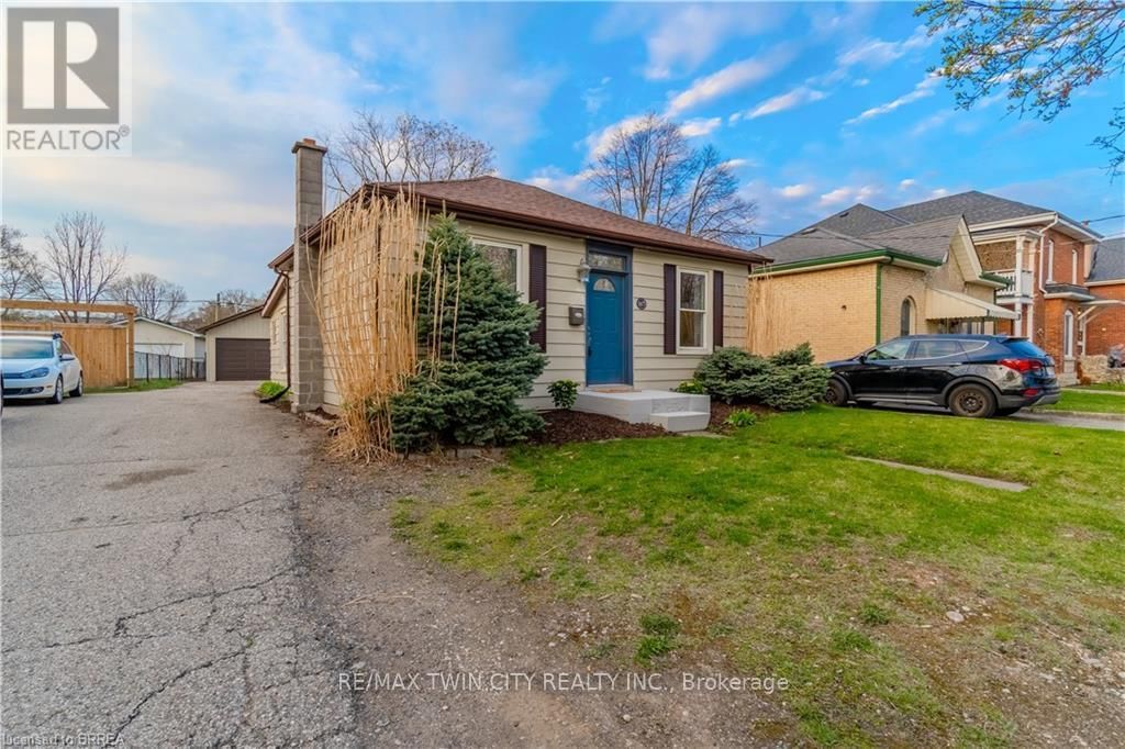 107 GRAND RIVER AVENUE Image 1