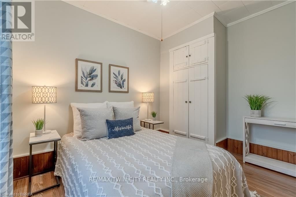 107 GRAND RIVER AVENUE Image 13