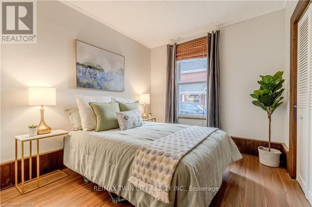 107 GRAND RIVER AVENUE Image 14