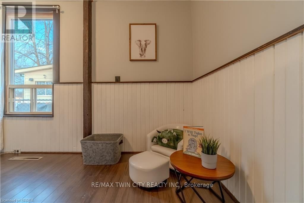 107 GRAND RIVER AVENUE Image 16