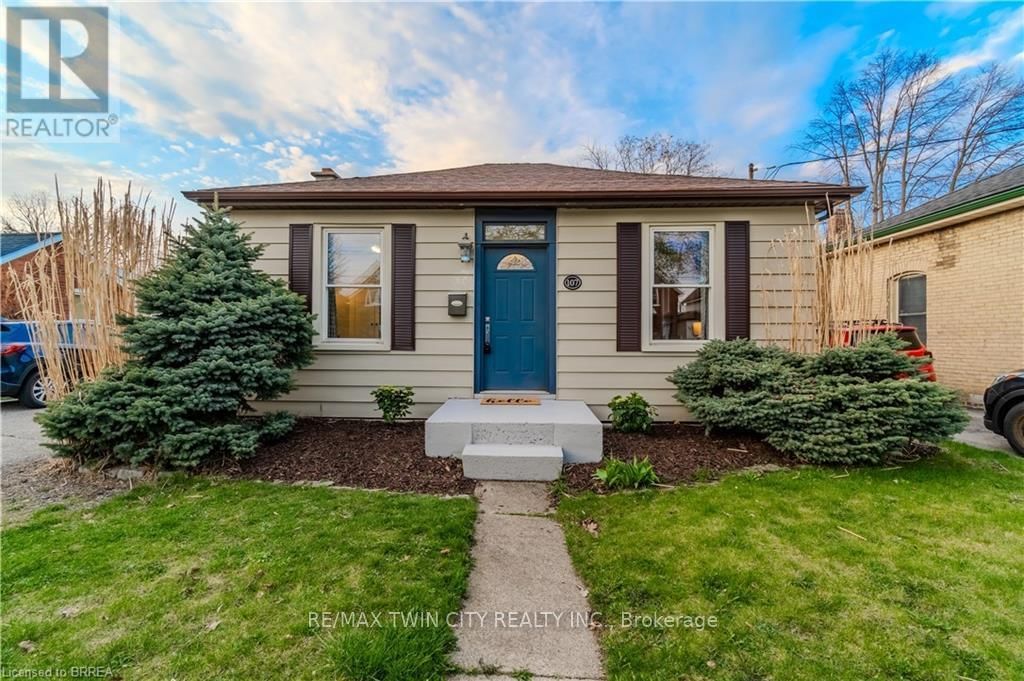 107 GRAND RIVER AVENUE Image 2