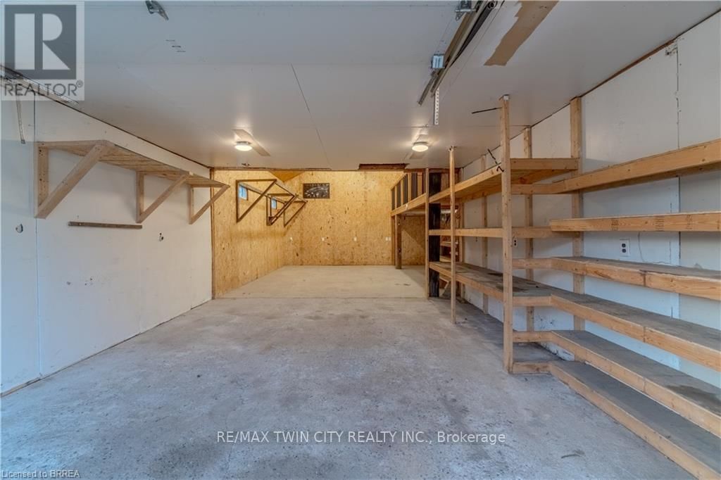 107 GRAND RIVER AVENUE Image 23