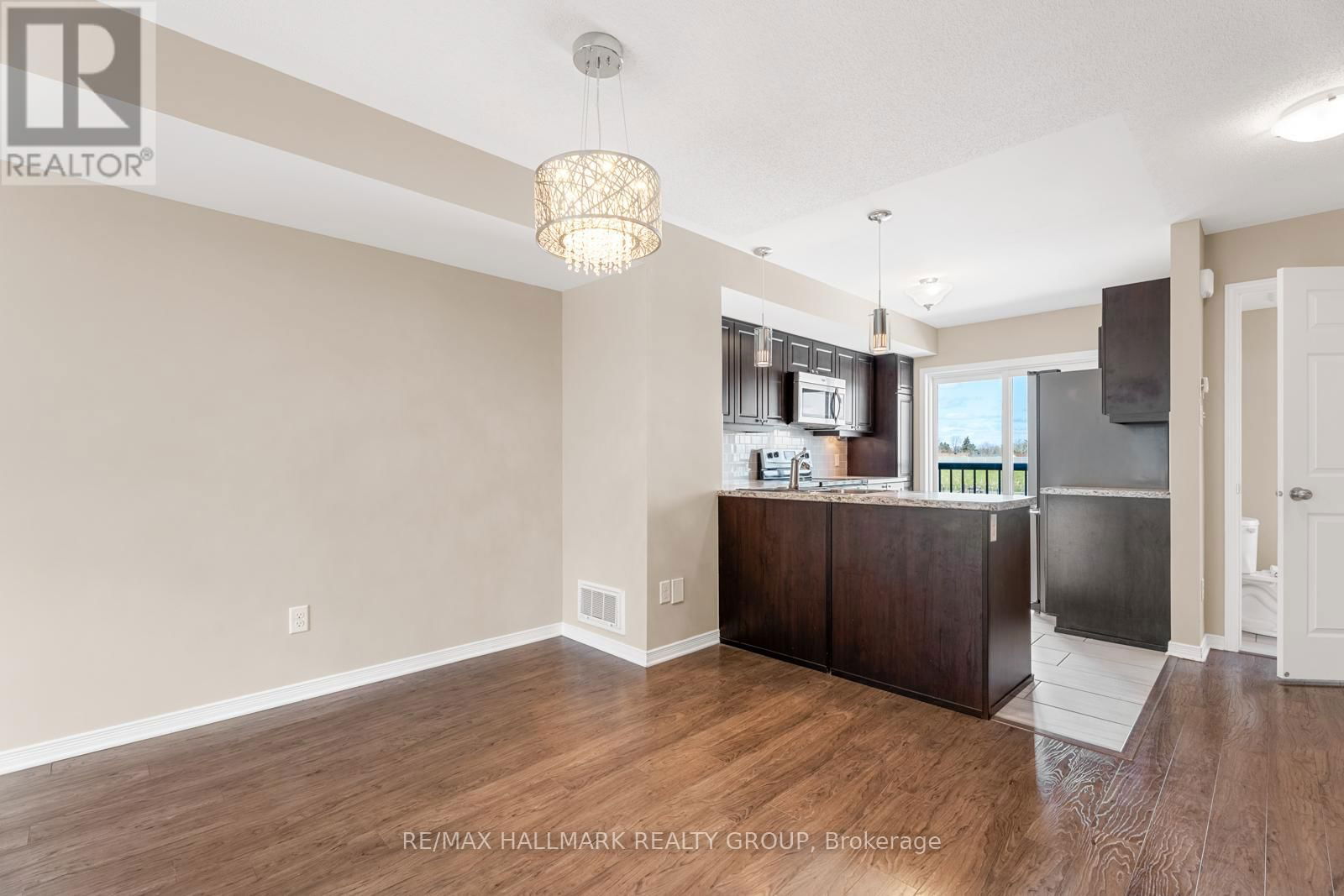 241 ERIC CZAPNIK WAY Image 15
