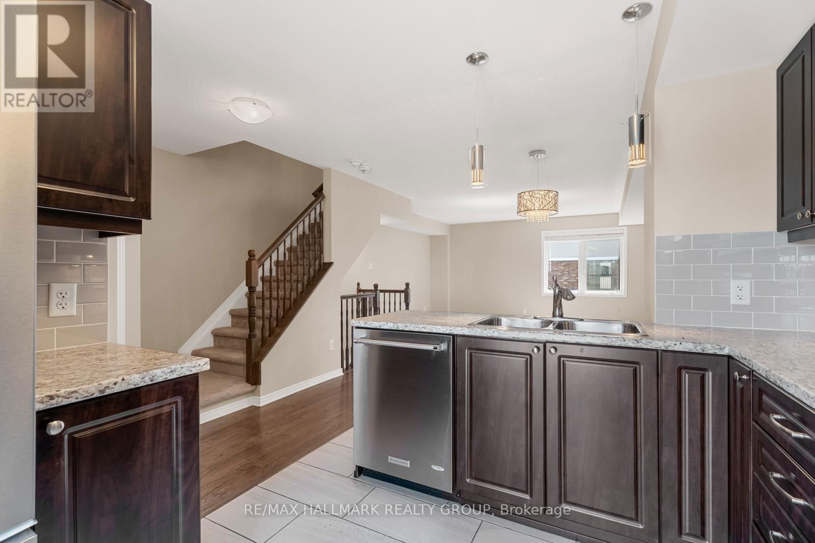 241 ERIC CZAPNIK WAY Image 19