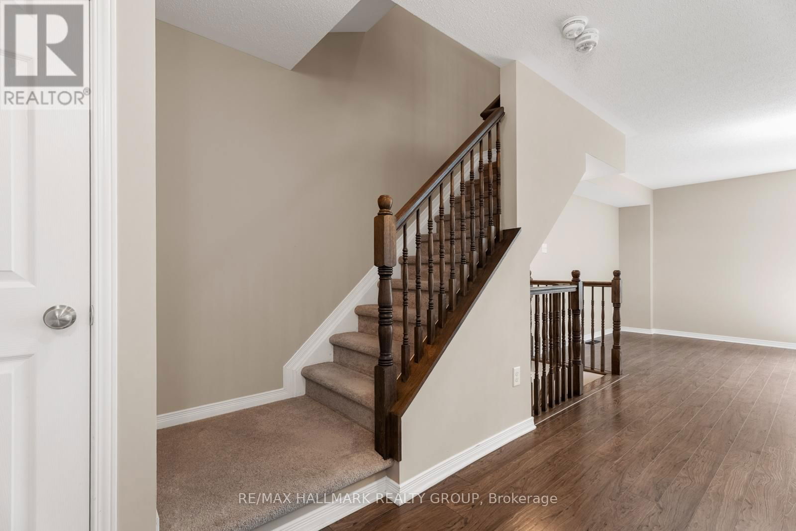 241 ERIC CZAPNIK WAY Image 23