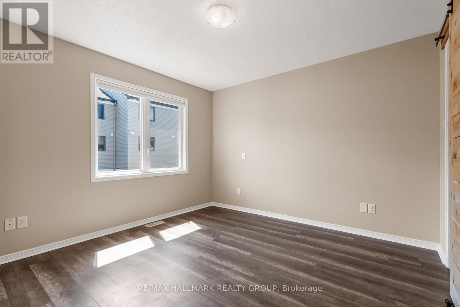 241 ERIC CZAPNIK WAY Image 24