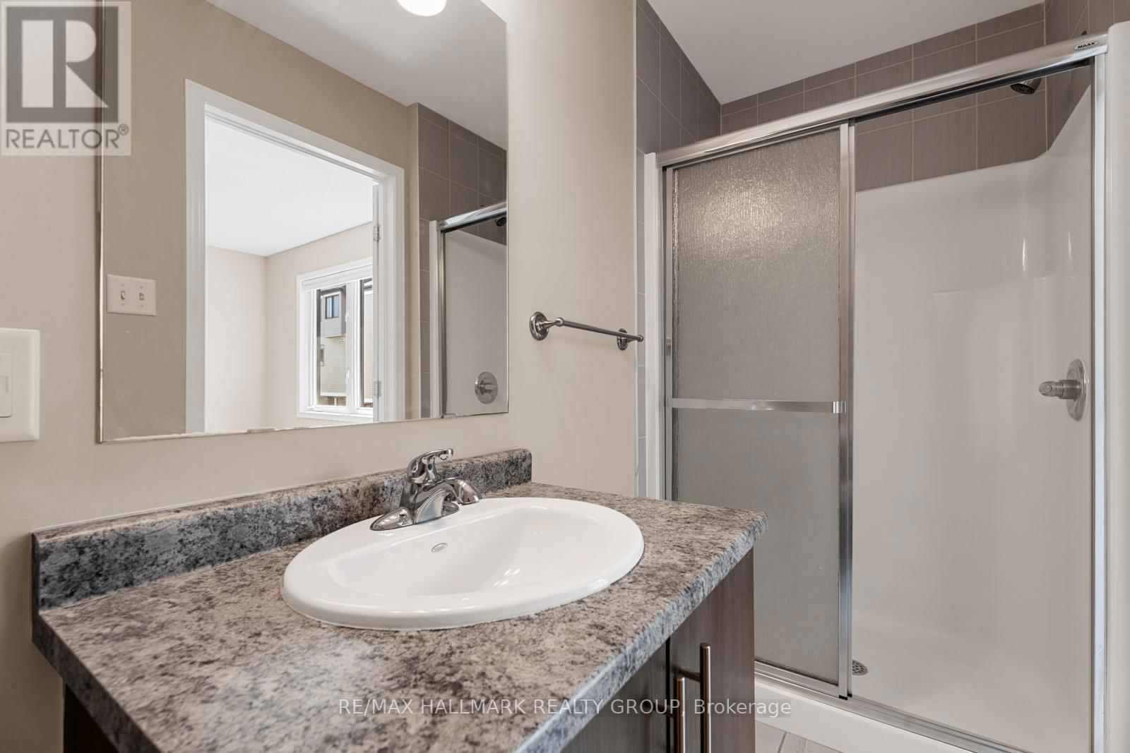 241 ERIC CZAPNIK WAY Image 27