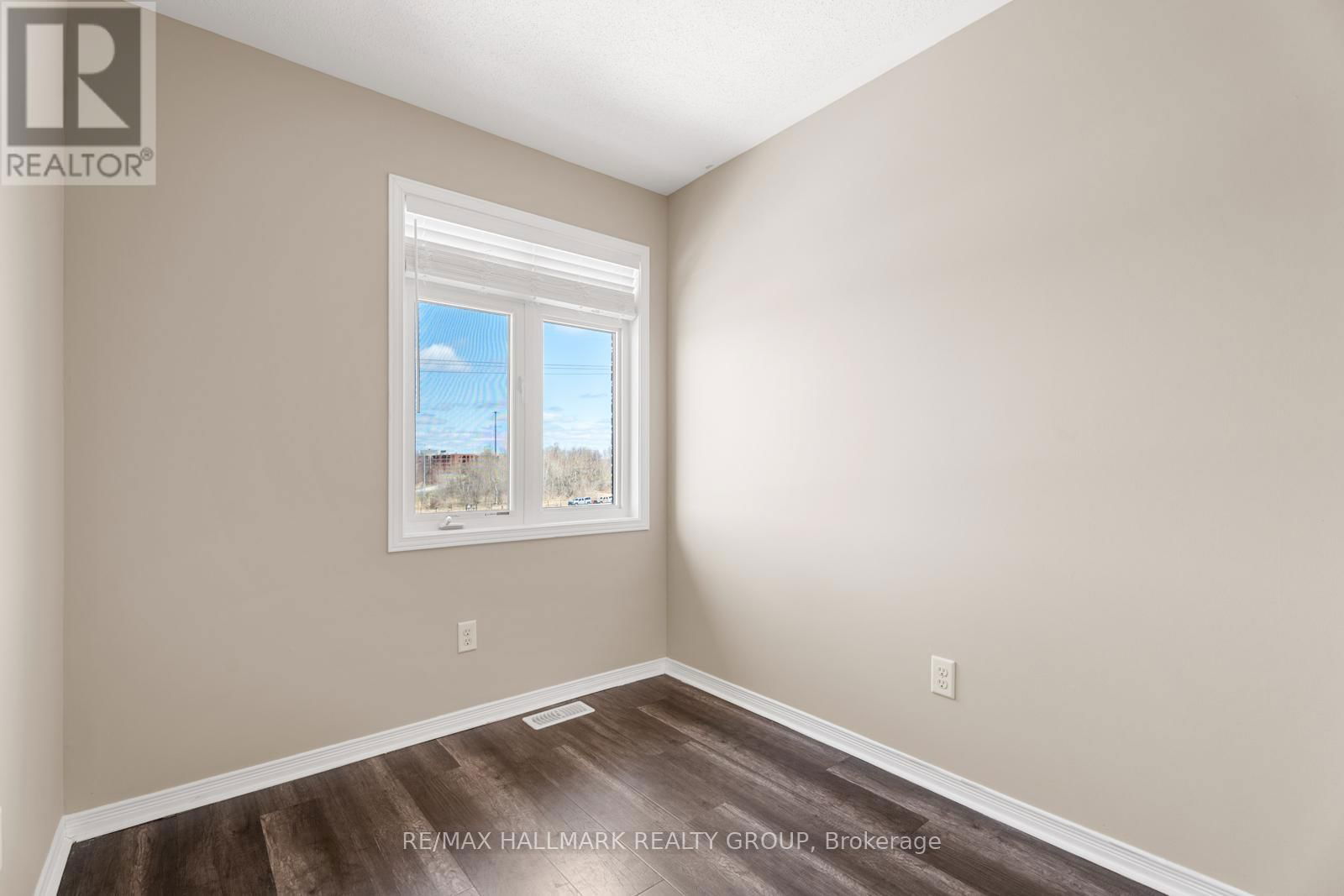 241 ERIC CZAPNIK WAY Image 31