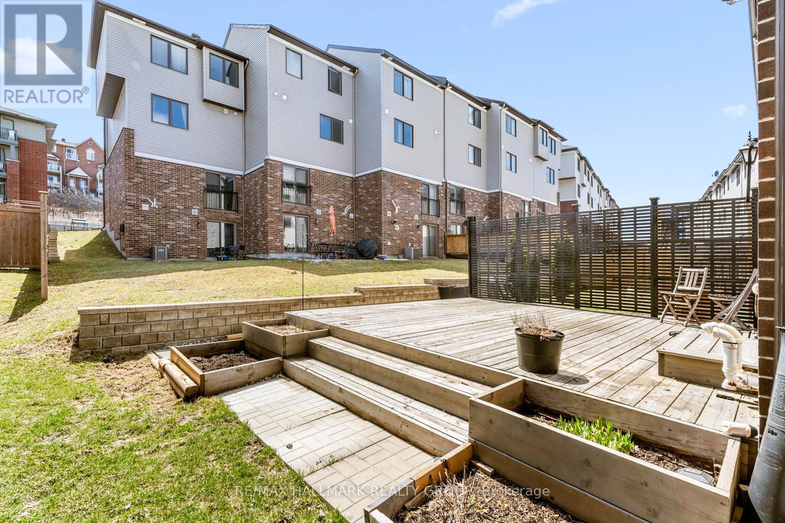 241 ERIC CZAPNIK WAY Image 33