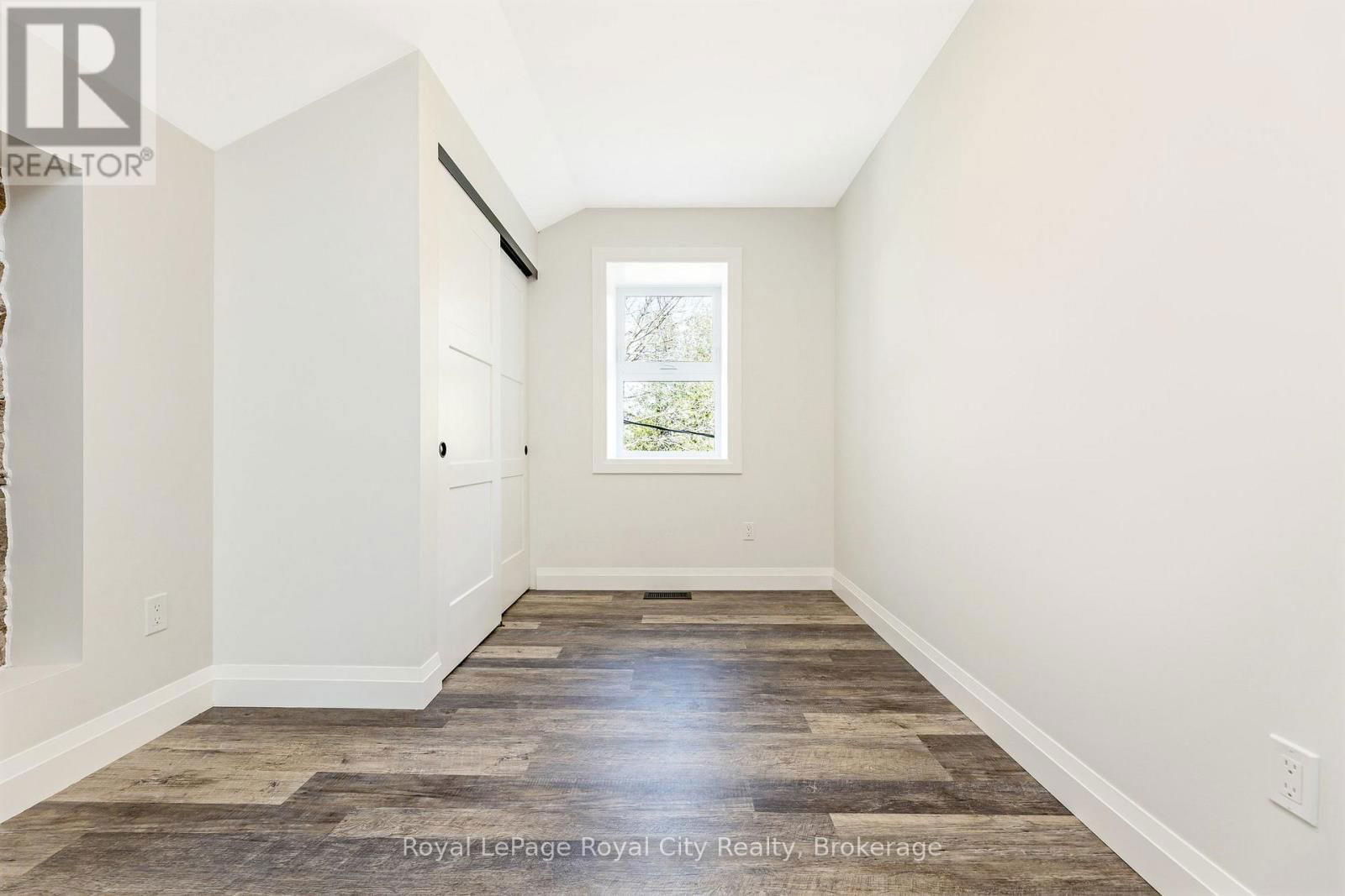 33 ISLINGTON AVENUE Image 17