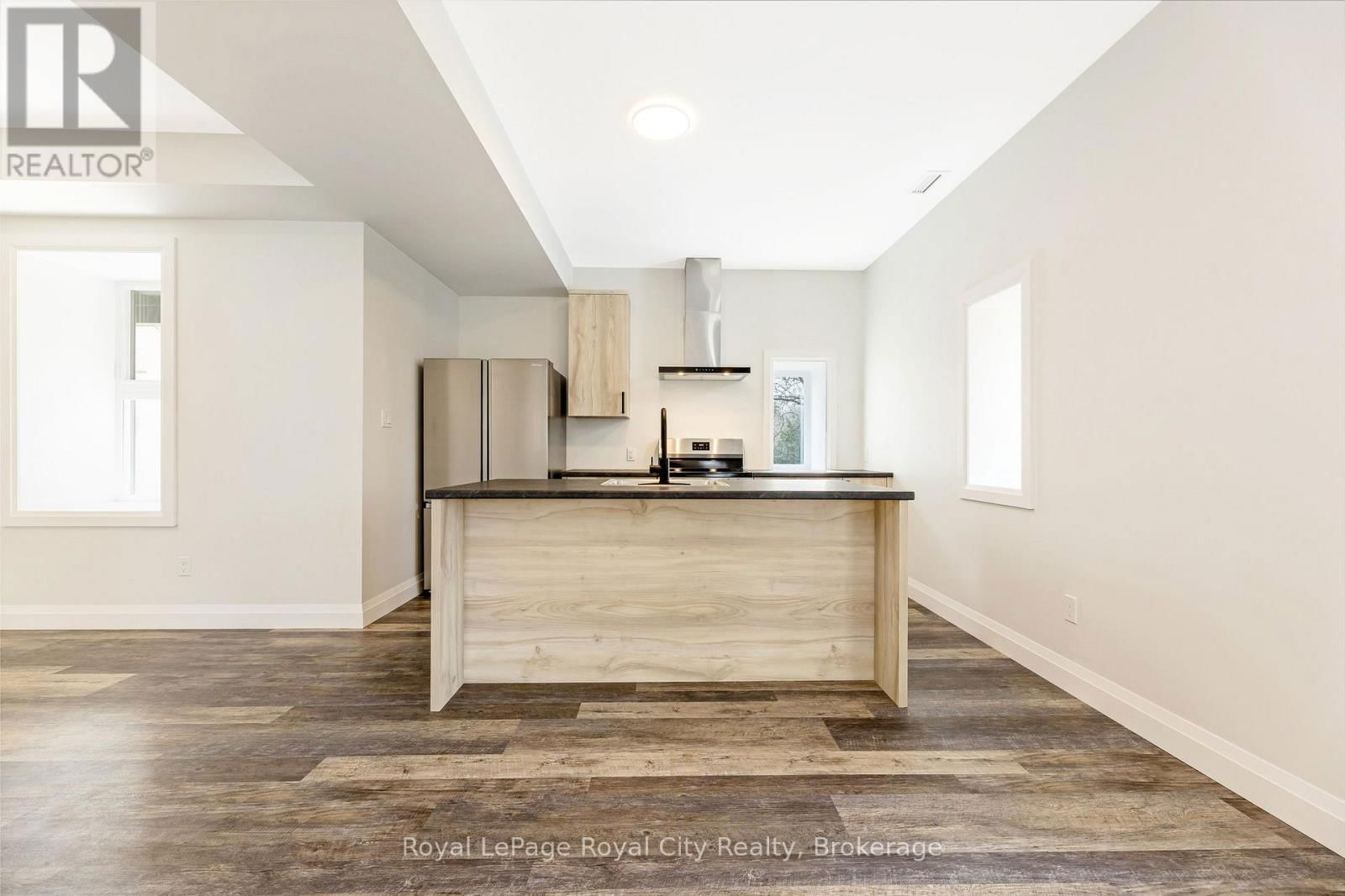 33 ISLINGTON AVENUE Image 28