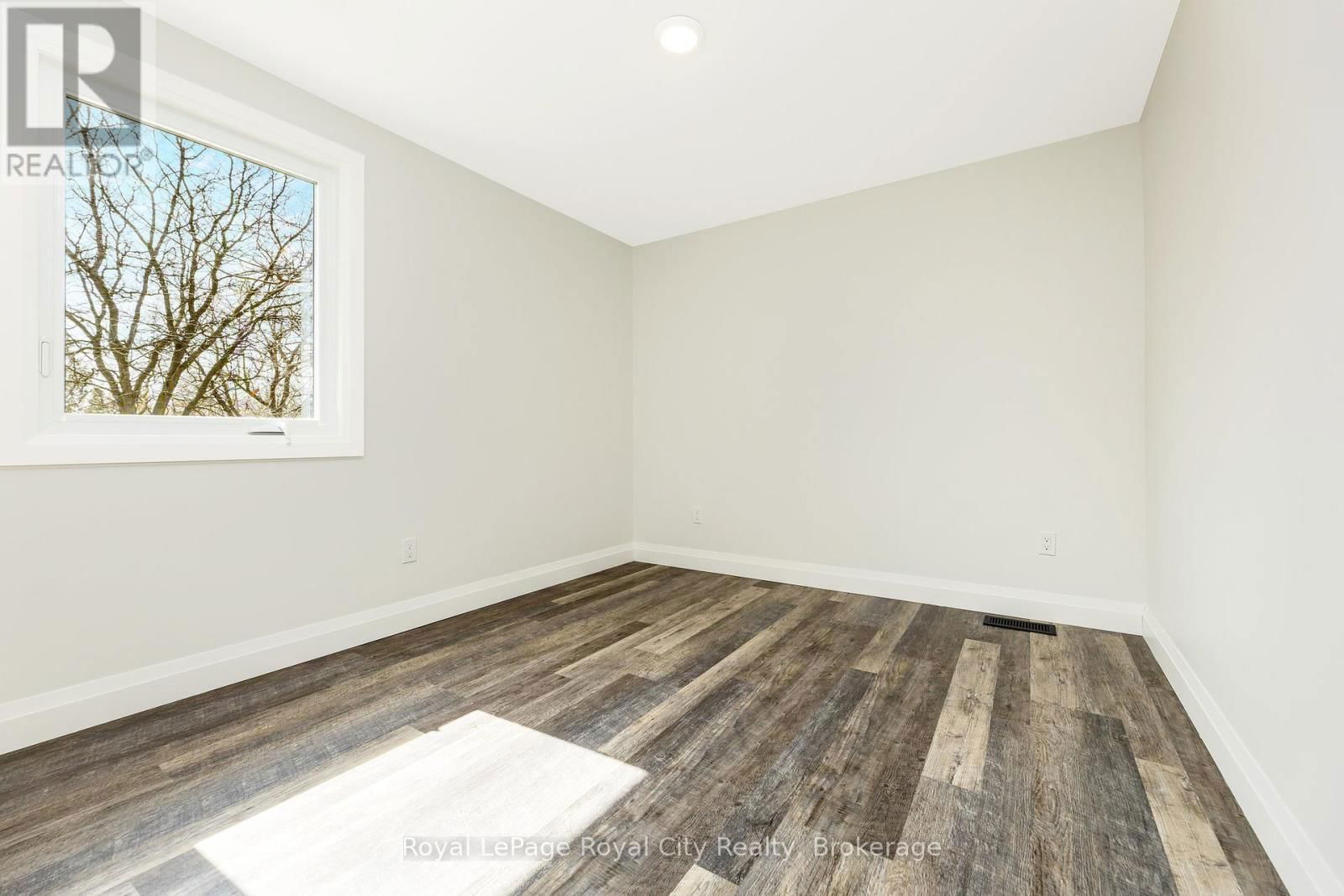 33 ISLINGTON AVENUE Image 35