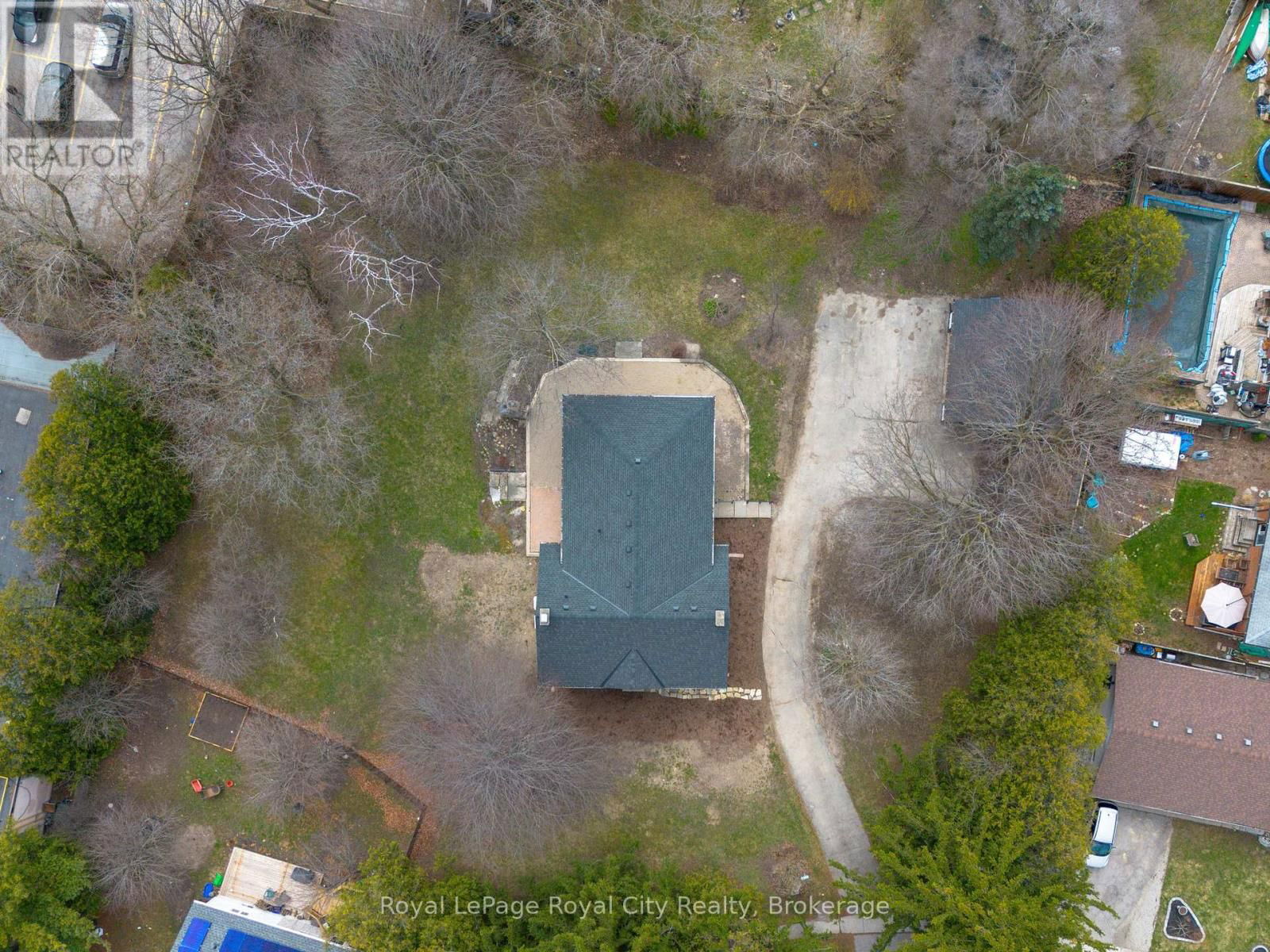 33 ISLINGTON AVENUE Image 44