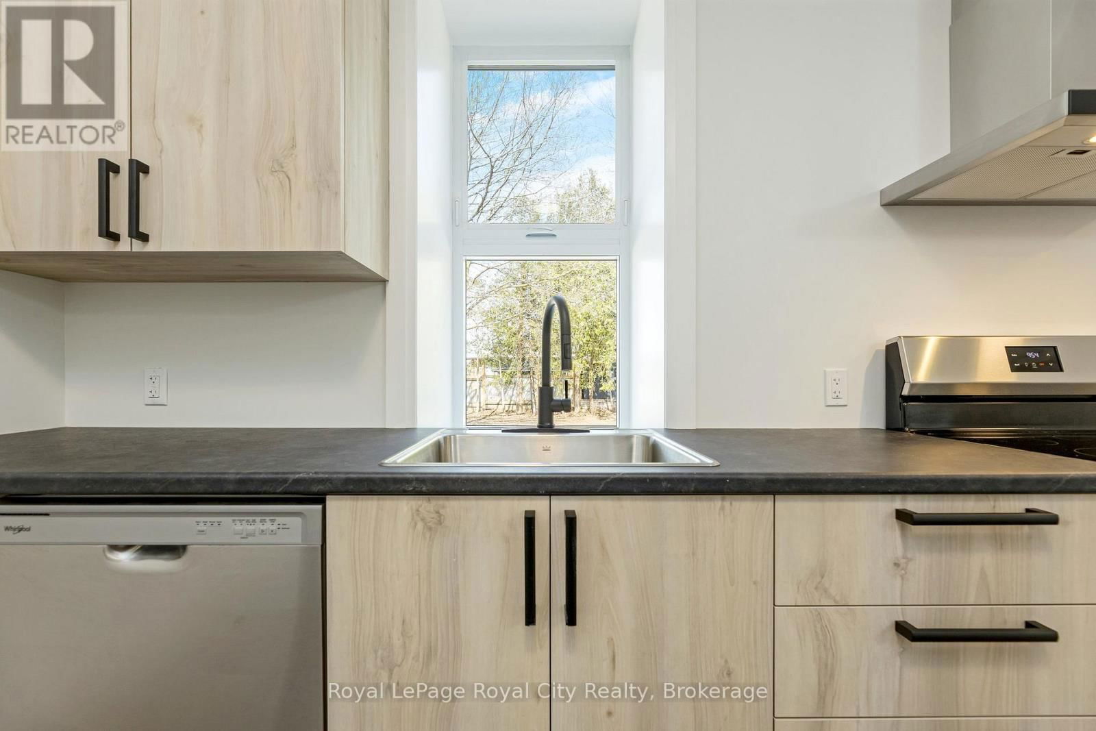 33 ISLINGTON AVENUE Image 6