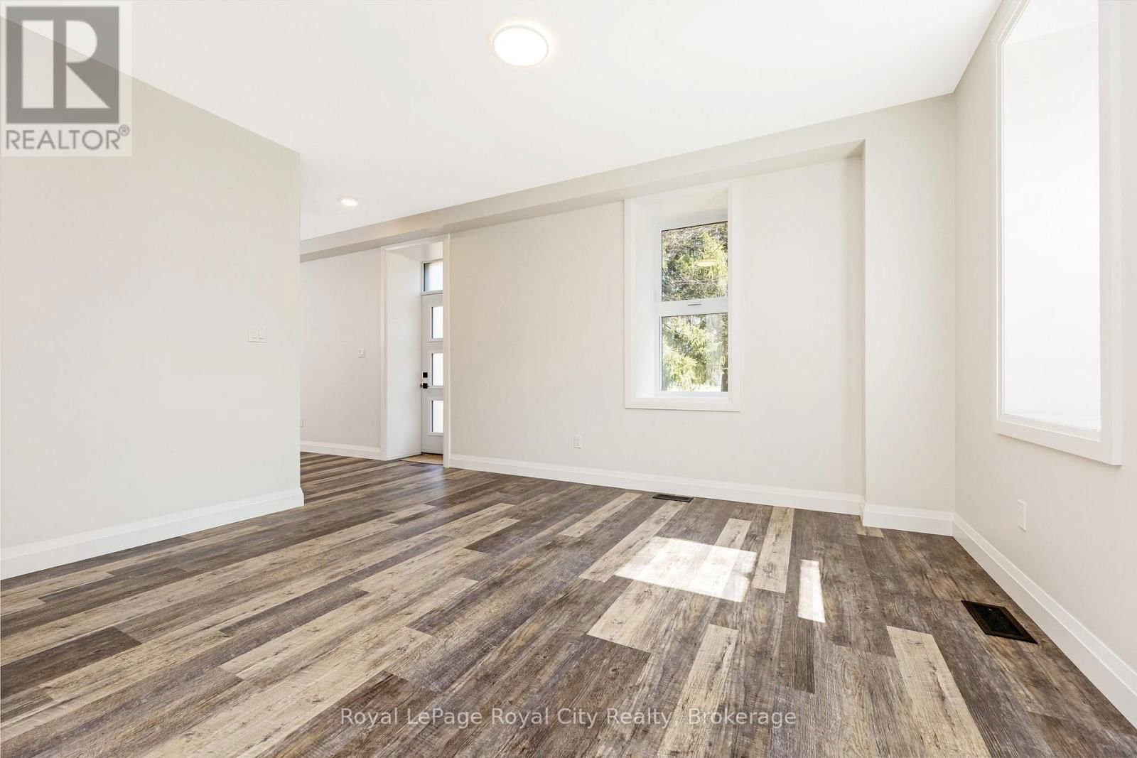 33 ISLINGTON AVENUE Image 8