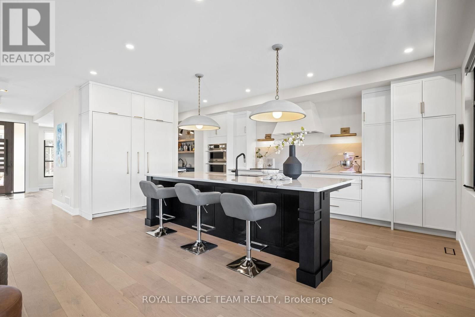 621 GAINSBOROUGH AVENUE Image 11