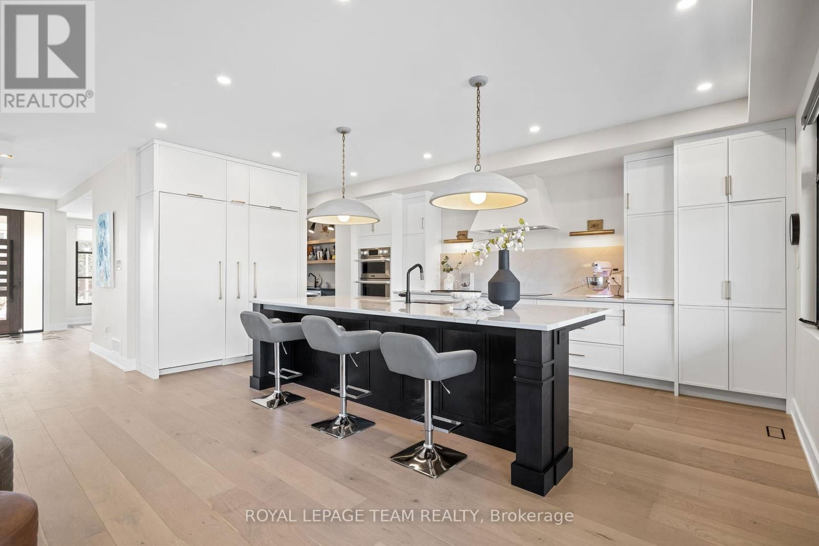 621 GAINSBOROUGH AVENUE Image 15