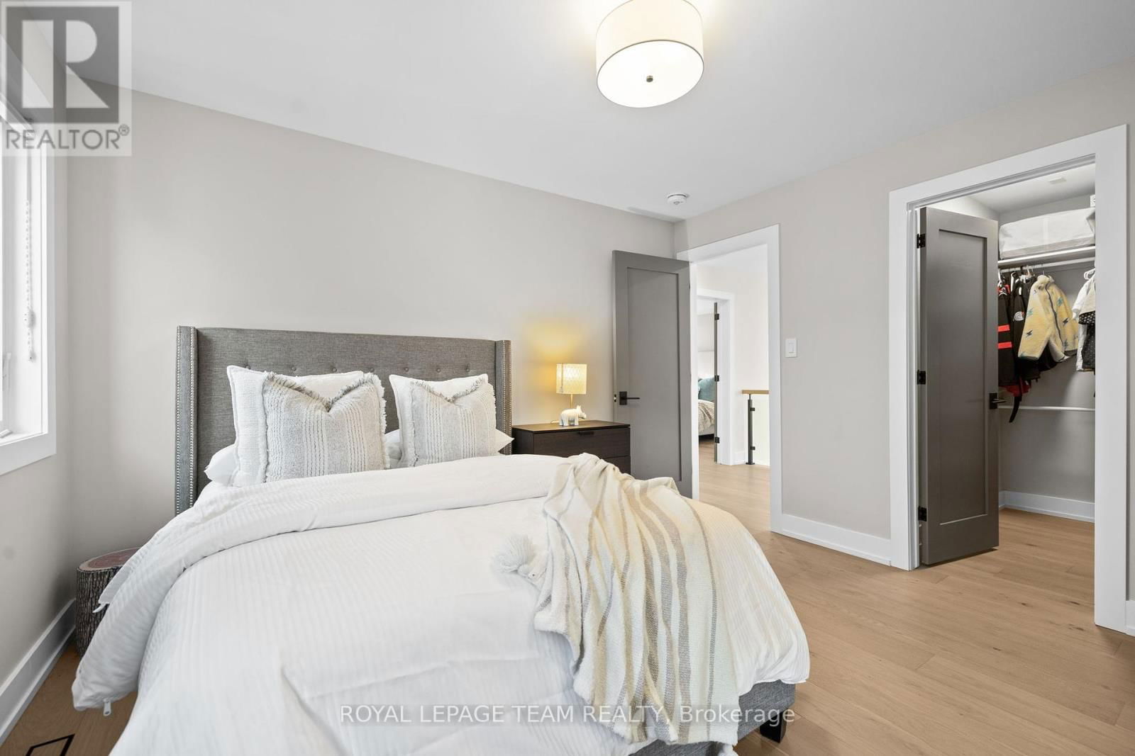 621 GAINSBOROUGH AVENUE Image 24